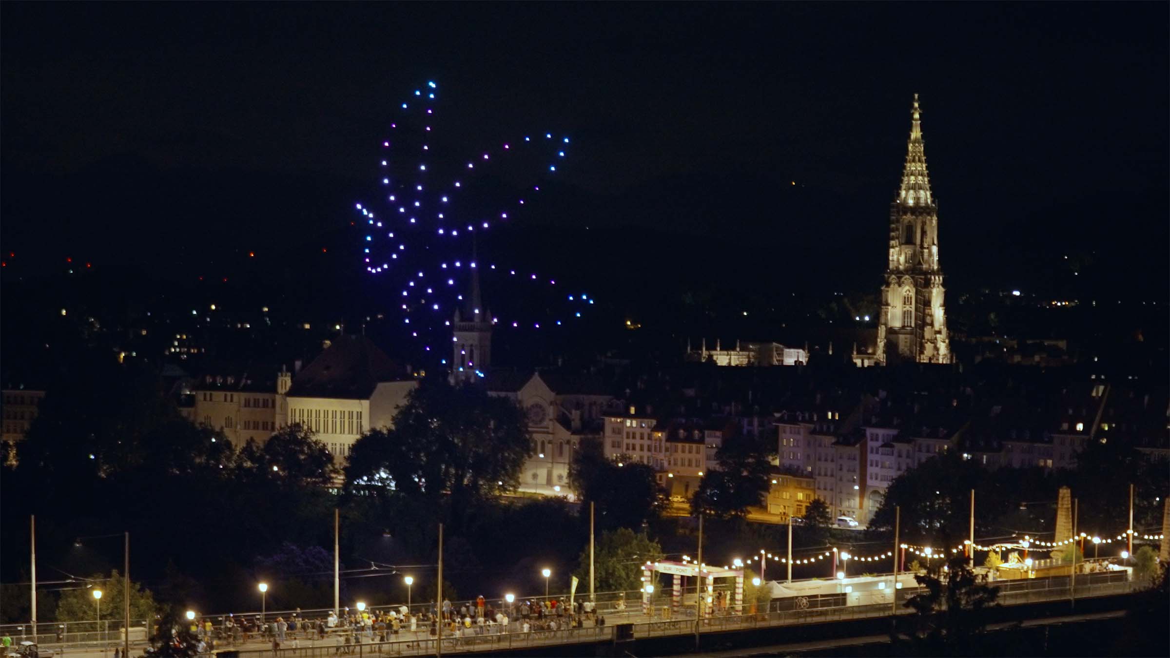 Drohnenshow Swisscom Bern Sur le Pont Kornhausbrücke